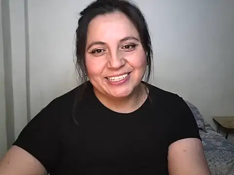 Snapshot of irissex0711 chatting on 10-11-25, 02:33 irissex0711 online show from 10-11-25, 02:33