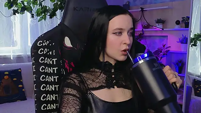 KiraLiLime online show from 03-22-25, 12:14