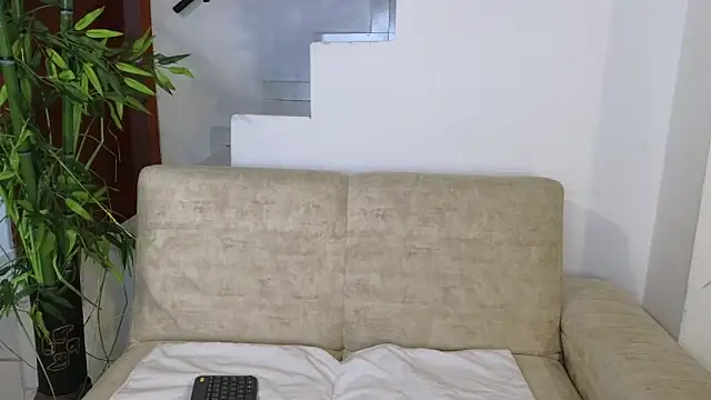 Snapshot of Lorenne_Miller chatting on 09-10-25, 04:34 Lorenne Miller online show from 09-10-25, 04:34