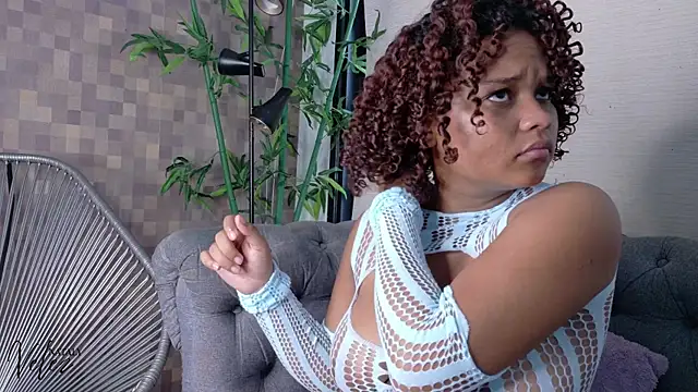 nataly velez online show from 11-23-25, 07:13