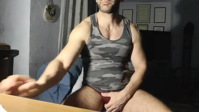 Snapshot of TebaldHot chatting on 01-31-25, 08:12 TebaldHot online show from 01-31-25, 08:12