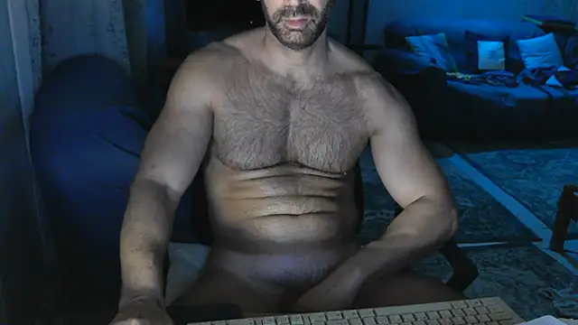 Snapshot of TebaldHot chatting on 09-15-25, 08:20 TebaldHot online show from 09-15-25, 08:20