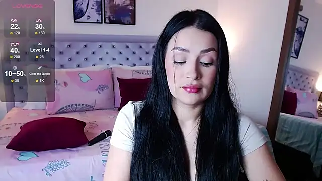 sarascottt online show from 12-19-24, 05:29