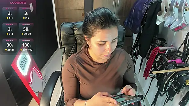 Snapshot of violet_bdsmx chatting on 10-03-25, 11:24 violet bdsmx online show from 10-03-25, 11:24