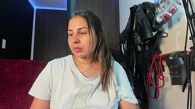 Snapshot of violet_bdsmx chatting on 11-08-25, 01:50 violet bdsmx online show from 11-08-25, 01:50