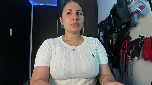 Snapshot of violet_bdsmx chatting on 11-15-25, 06:04 violet bdsmx online show from 11-15-25, 06:04