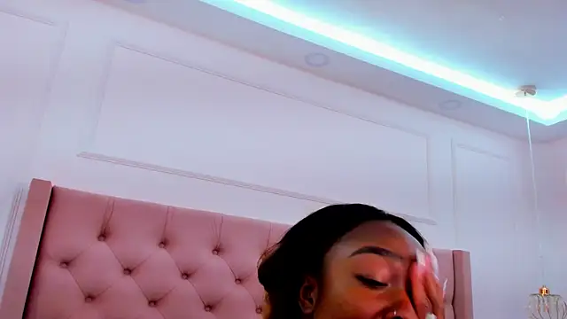 mia schwarz online show from 09-17-25, 09:27