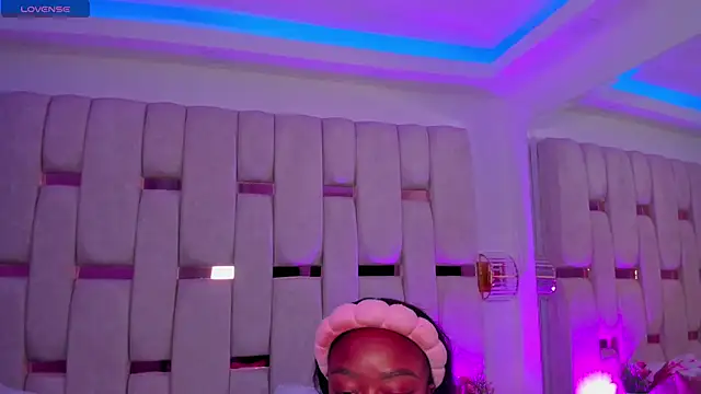 mia schwarz online show from 04-26-26, 01:53