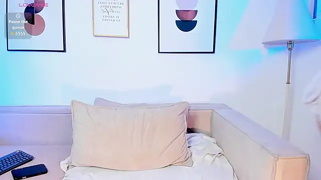 Keisha west online show from 11-19-25, 06:57