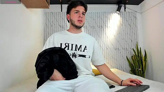 danielclarton1 online show from 12-19-24, 02:57