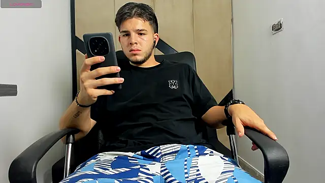 danielclarton1 online show from 02-01-25, 12:40