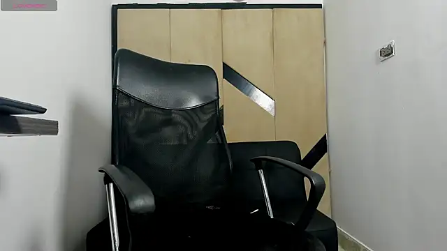 danielclarton1 online show from 02-01-25, 06:54