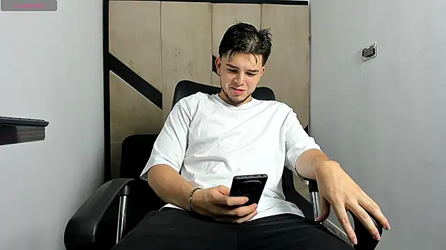 danielclarton1 online show from 02-04-25, 05:31