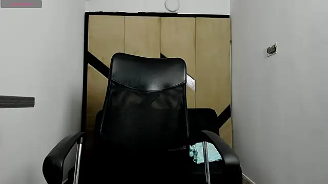 danielclarton1 online show from 02-05-25, 11:39