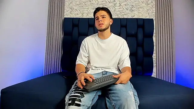 danielclarton1 online show from 02-13-25, 12:11