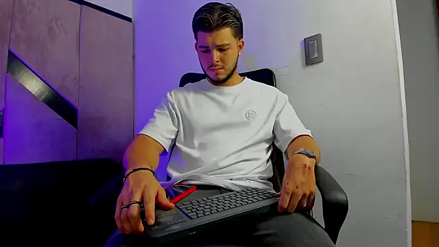 danielclarton1 online show from 09-13-25, 12:21