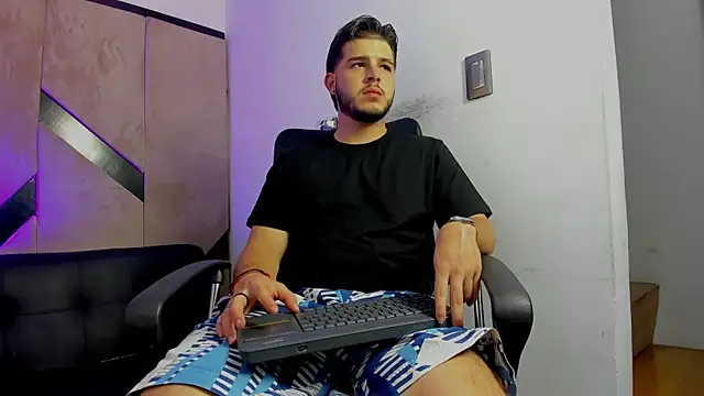 danielclarton1 online show from 10-06-25, 11:13