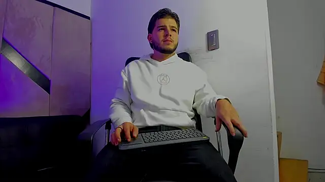 danielclarton1 online show from 10-21-25, 05:41