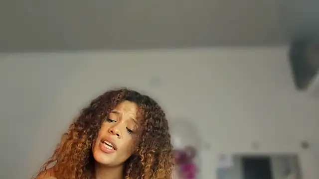 Snapshot of ateneawilliams chatting on 03-12-25, 11:53 ateneawilliams online show from 03-12-25, 11:53