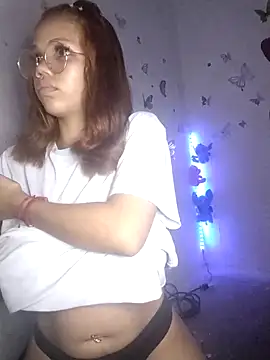 Snapshot of 1CANDYLOVE chatting on 01-25-25, 07:06 1CANDYLOVE online show from 01-25-25, 07:06