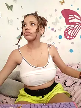 Snapshot of 1CANDYLOVE chatting on 03-05-25, 06:23 1CANDYLOVE online show from 03-05-25, 06:23