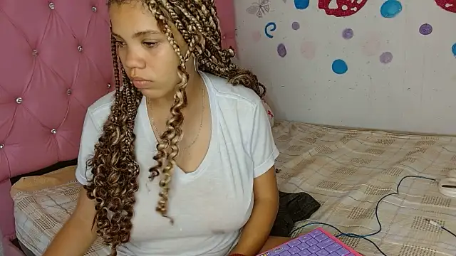 Snapshot of 1CANDYLOVE chatting on 03-14-25, 08:49 1CANDYLOVE online show from 03-14-25, 08:49