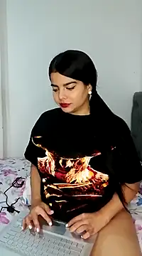 Snapshot of LalitaQueen chatting on 12-04-24, 07:17 LalitaQueen online show from 12-04-24, 07:17