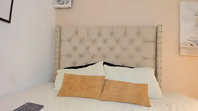 vanesasexyhot21 online show from 04-28-26, 02:10