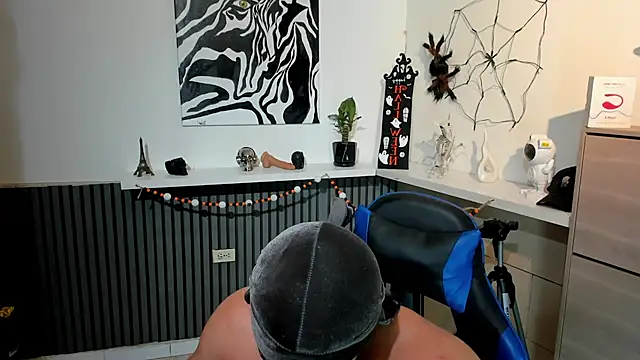 Daemon21 online show from 10-21-25, 02:56