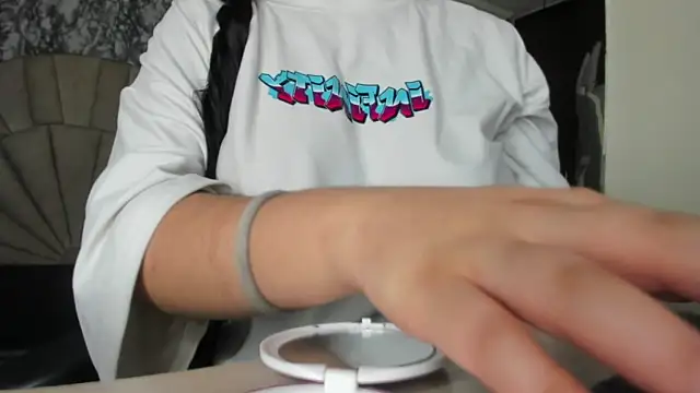 larissa01  online show from 03-14-25, 02:31