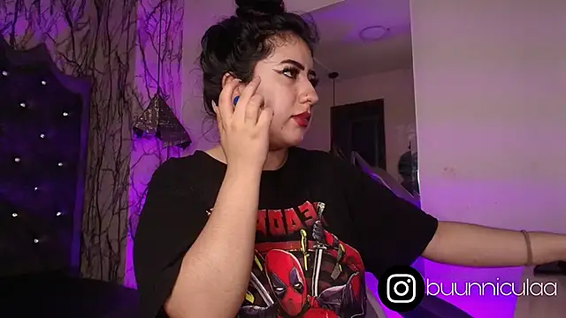 larissa01  online show from 10-04-25, 03:26