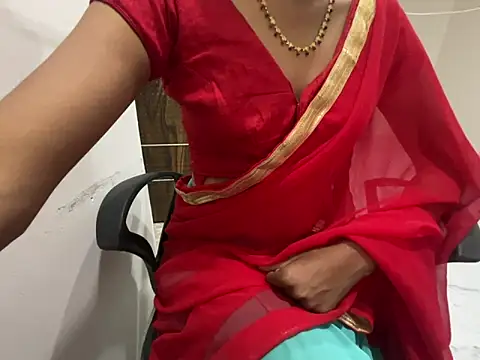 Snapshot of Honeyberose chatting on 01-04-25, 10:27 Honeyberose online show from 01-04-25, 10:27