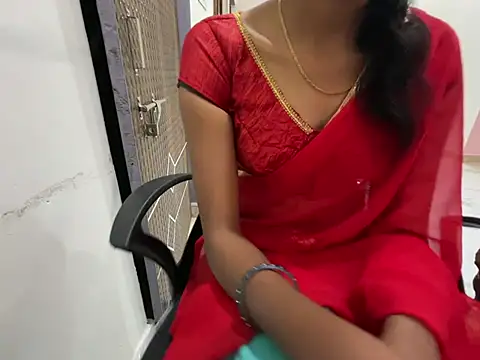 Snapshot of Honeyberose chatting on 01-18-25, 05:52 Honeyberose online show from 01-18-25, 05:52