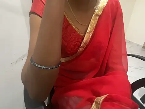 Snapshot of Honeyberose chatting on 01-18-25, 07:37 Honeyberose online show from 01-18-25, 07:37