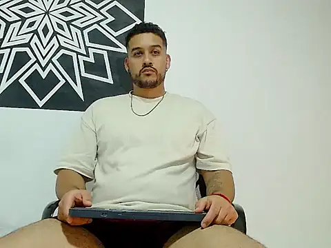 Snapshot of _CHRIS-DENNIS_ chatting on 04-09-26, 02:11 CHRIS-DENNIS online show from 04-09-26, 02:11