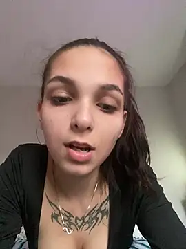 Snapshot of isabellaluv2 chatting on 02-07-25, 04:14 isabellaluv2 online show from 02-07-25, 04:14