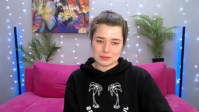 Snapshot of _Sun_Shy_ chatting on 02-06-25, 01:10  Sun Shy  online show from 02-06-25, 01:10
