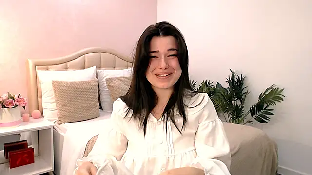 Snapshot of _Sun_Shy_ chatting on 10-15-25, 09:31  Sun Shy  online show from 10-15-25, 09:31