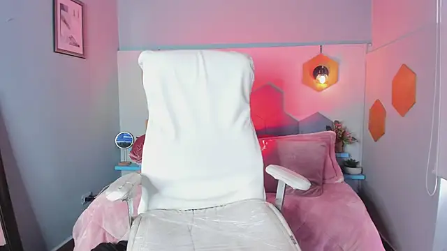 Valkiria ponce online show from 03-03-25, 02:15