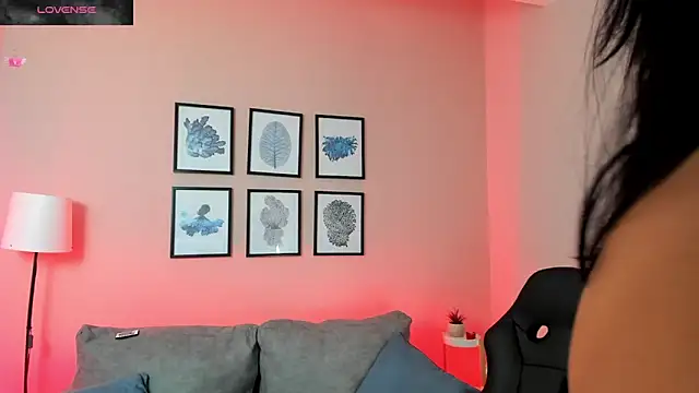 Valkiria ponce online show from 09-17-25, 04:36