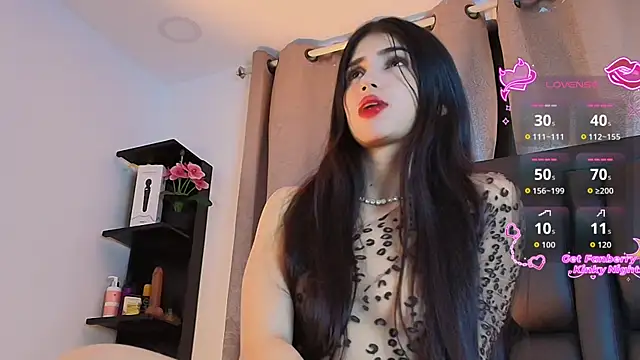 Snapshot of SaraRoy_ chatting on 05-18-26, 11:32 SaraRoy online show from 05-18-26, 11:32