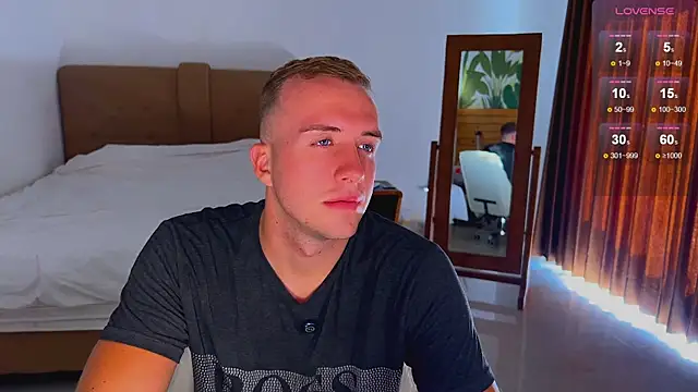 Snapshot of tommy_cumfinger chatting on 10-19-25, 11:27 tommy cumfinger online show from 10-19-25, 11:27