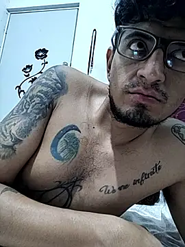 Snapshot of ale3J4a chatting on 11-30-25, 08:29 ale3J4a online show from 11-30-25, 08:29