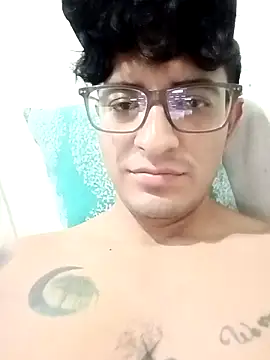 Snapshot of ale3J4a chatting on 12-17-25, 02:34 ale3J4a online show from 12-17-25, 02:34