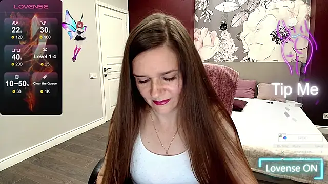 Snapshot of AriaGray chatting on 10-02-25, 01:29 AriaGray online show from 10-02-25, 01:29