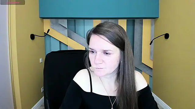 Snapshot of AriaGray chatting on 10-06-25, 01:19 AriaGray online show from 10-06-25, 01:19