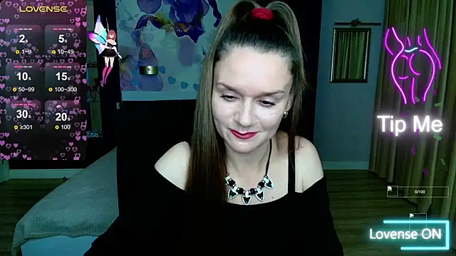 Snapshot of AriaGray chatting on 10-11-25, 11:36 AriaGray online show from 10-11-25, 11:36