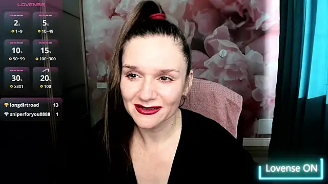 Snapshot of AriaGray chatting on 11-02-25, 09:00 AriaGray online show from 11-02-25, 09:00