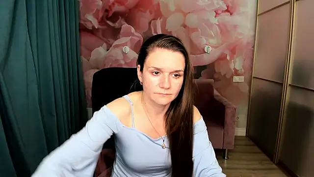 Snapshot of AriaGray chatting on 11-13-25, 03:22 AriaGray online show from 11-13-25, 03:22