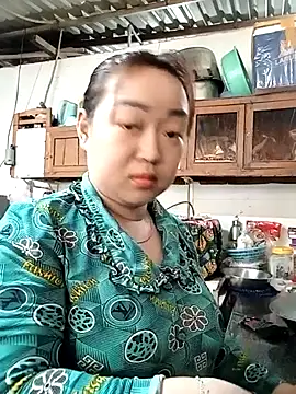 Snapshot of VyOanh2K chatting on 02-20-25, 03:23 VyOanh2K online show from 02-20-25, 03:23